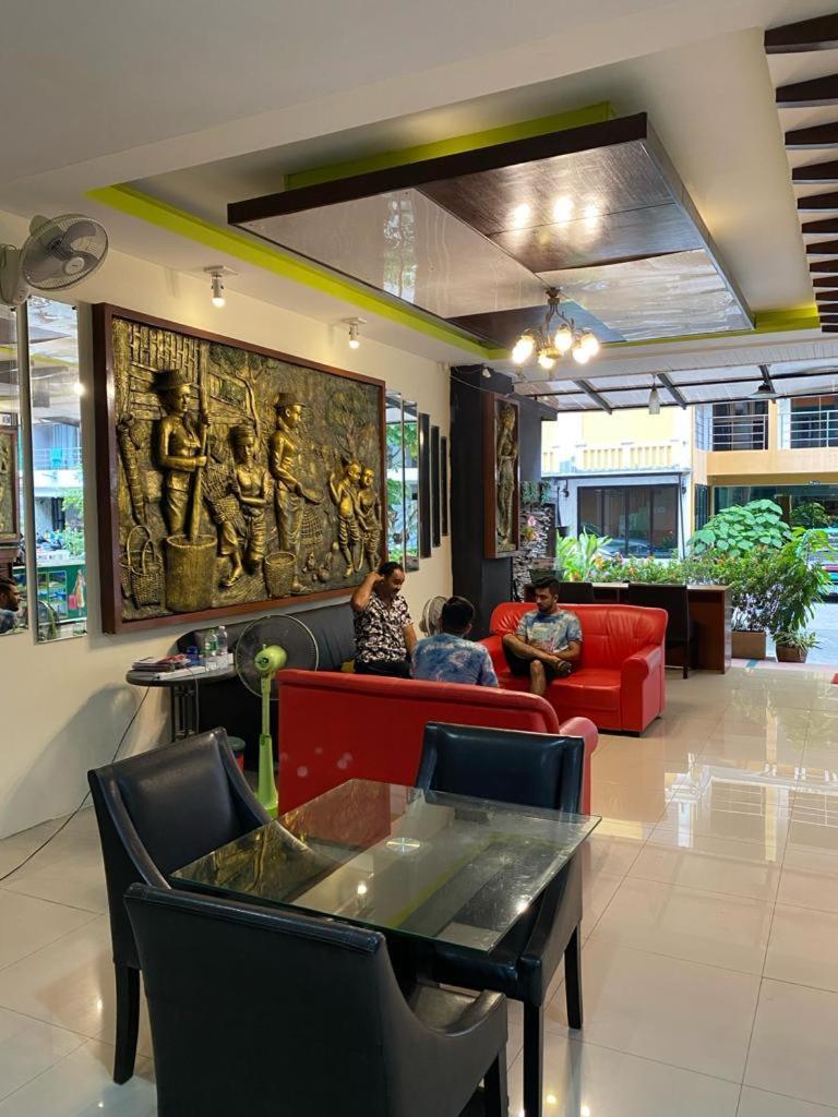 Hotell Lavender 3*
